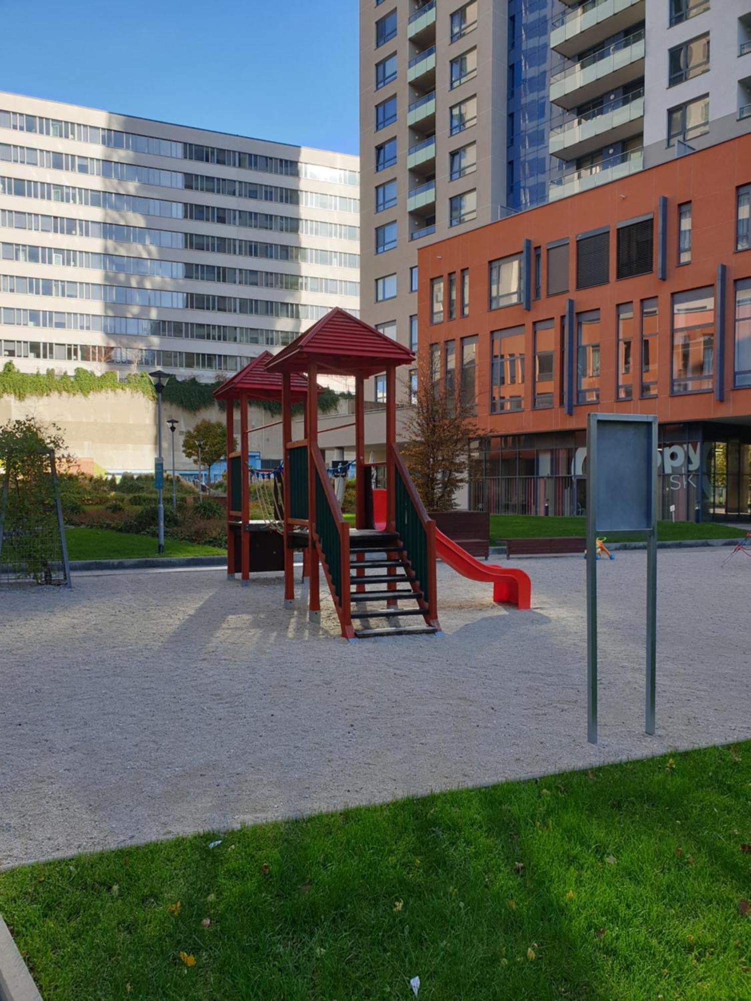 Moderny Byt V Sirsom Centre Apartment Bratislava Ngoại thất bức ảnh